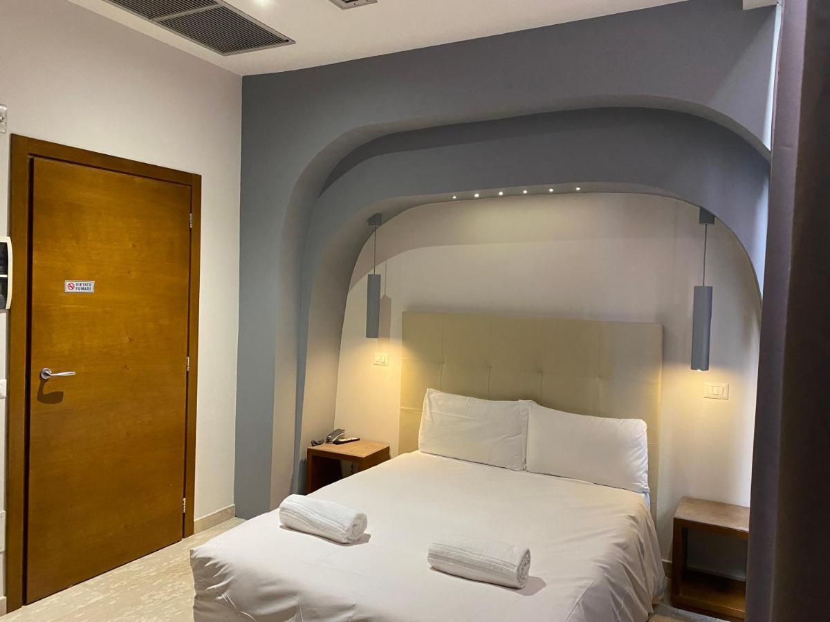 โอเอซี วิลเลจ โฮเต็ล Hotel มิลาน ภายนอก รูปภาพ