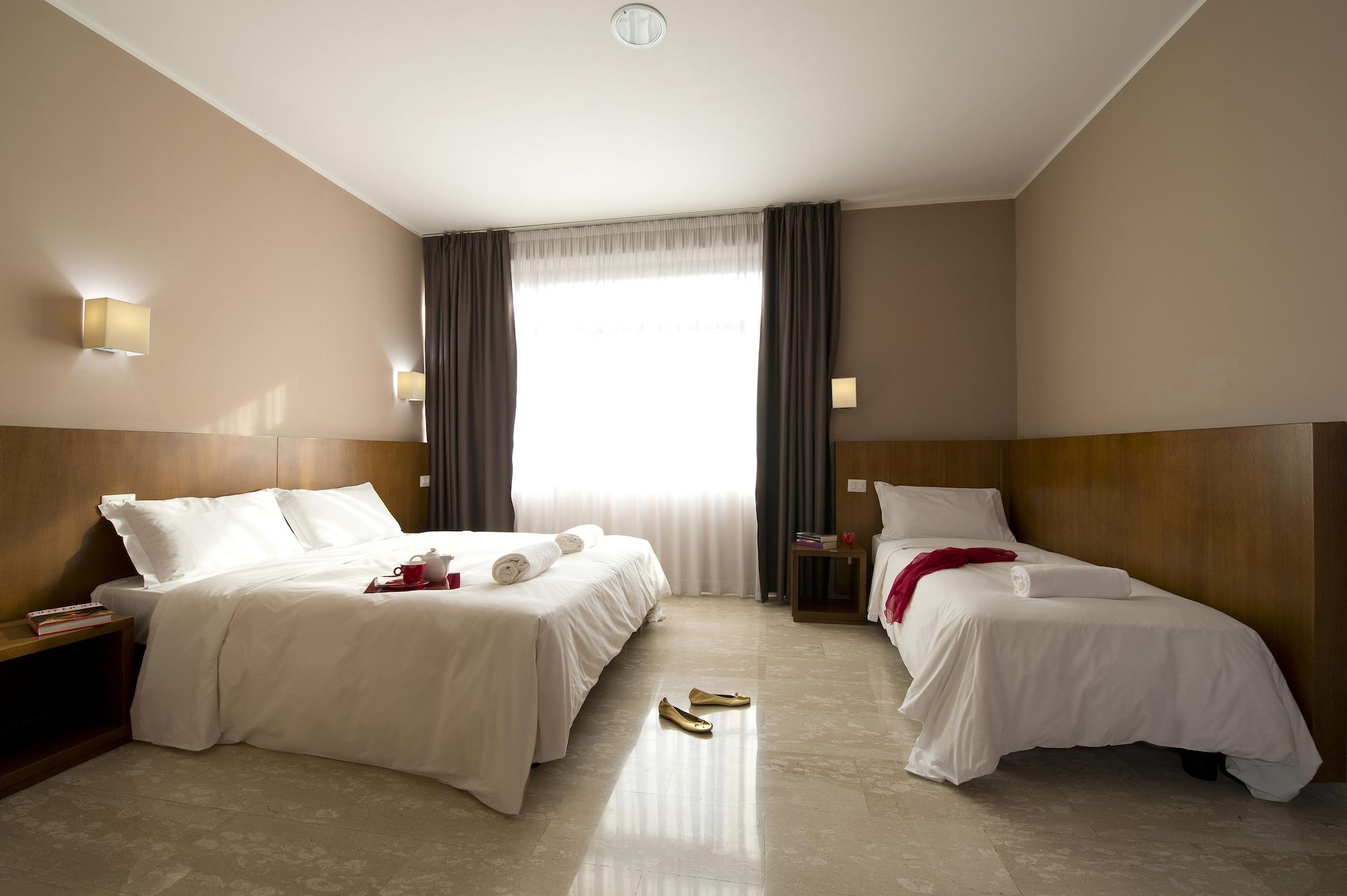 โอเอซี วิลเลจ โฮเต็ล Hotel มิลาน ภายนอก รูปภาพ