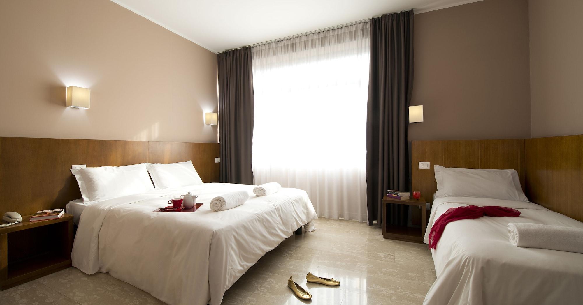 โอเอซี วิลเลจ โฮเต็ล Hotel มิลาน ภายนอก รูปภาพ