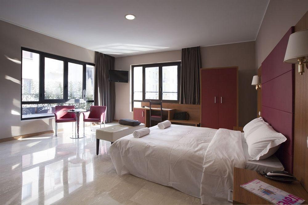 โอเอซี วิลเลจ โฮเต็ล Hotel มิลาน ภายนอก รูปภาพ
